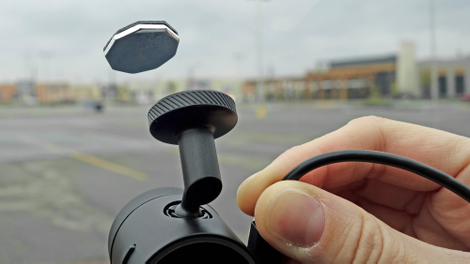 A small magnetic disk attaches to your car’s windshield making the Speak easy to mount and remove.